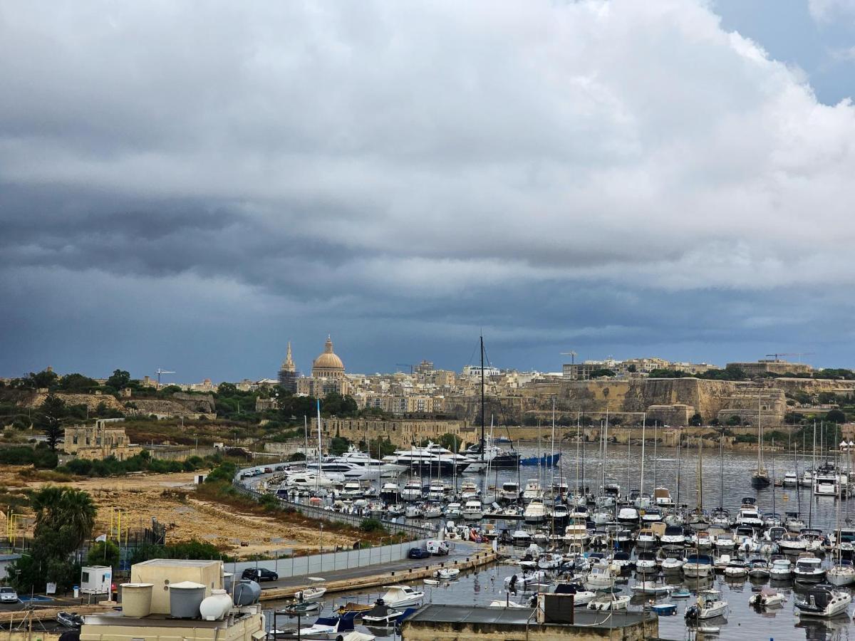 Mive Luxury Sea View Penthouse Apartment Gzira Luaran gambar